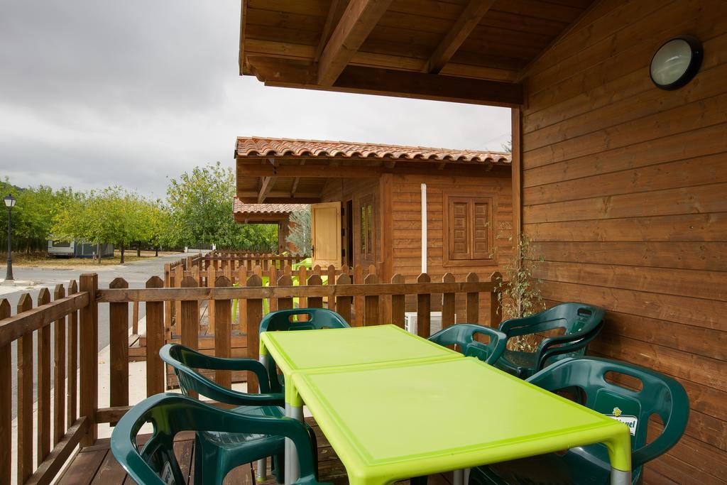 Camping La Sierrecilla Humilladero Extérieur photo