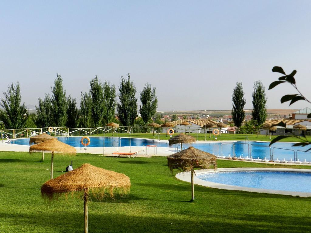 Camping La Sierrecilla Humilladero Extérieur photo